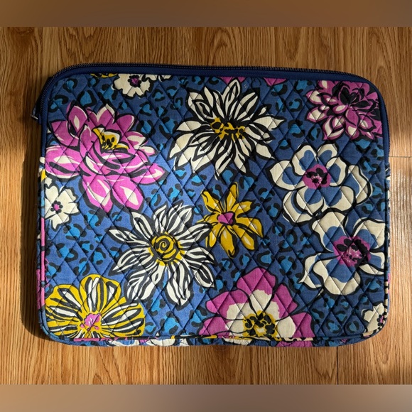 Vera Bradley Laptop Sleeve - Picture 2 of 6